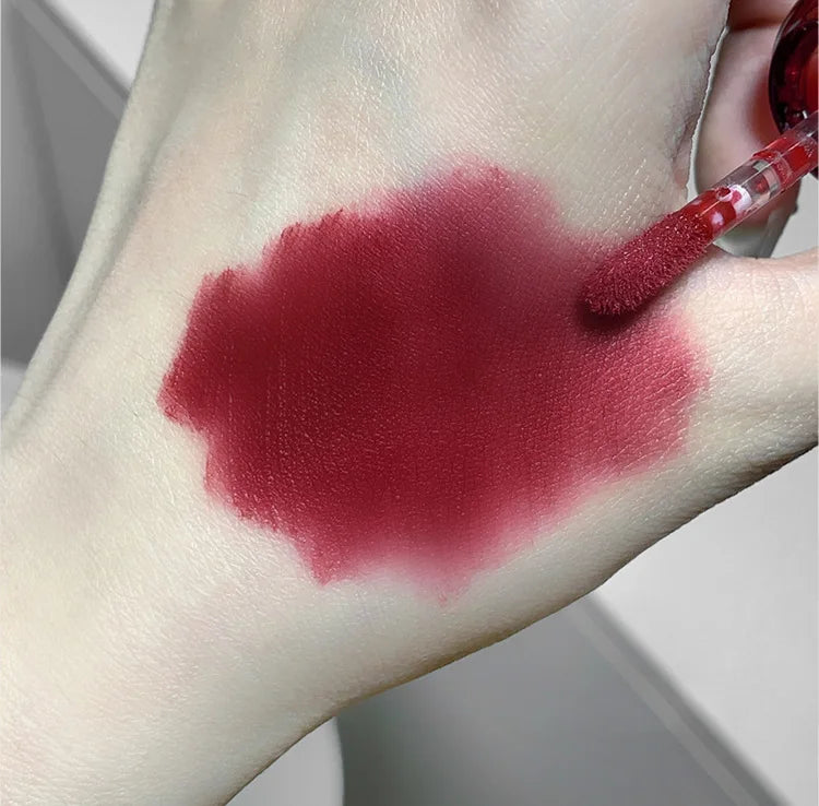 Batom Líquido Velvet Matte – Efeito Nevoado Artístico e Toque Aveludado 💄✨