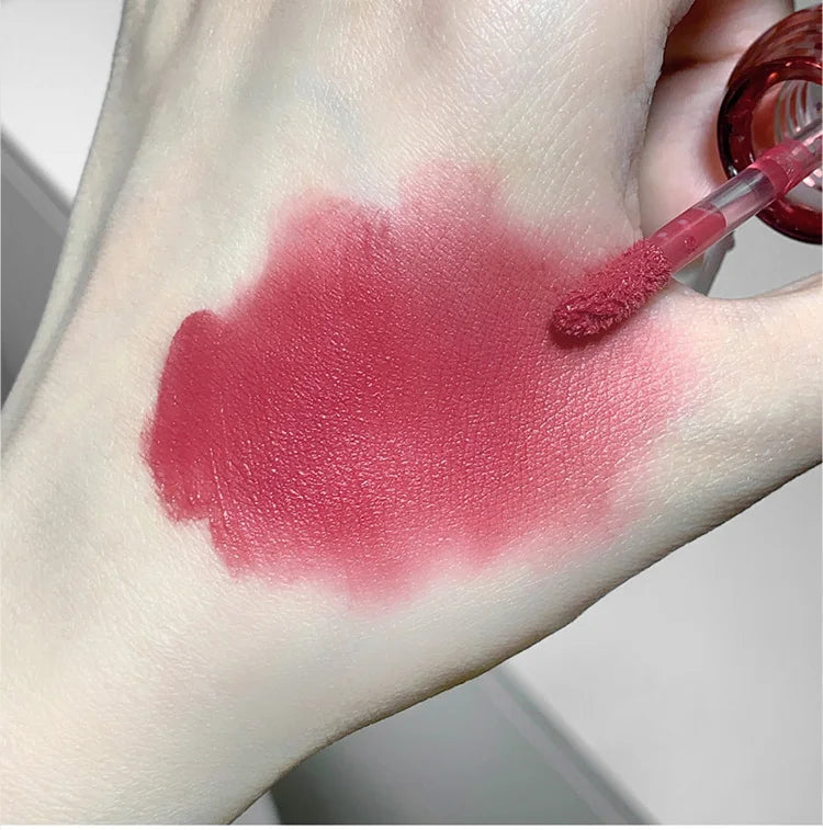 Batom Líquido Velvet Matte – Efeito Nevoado Artístico e Toque Aveludado 💄✨