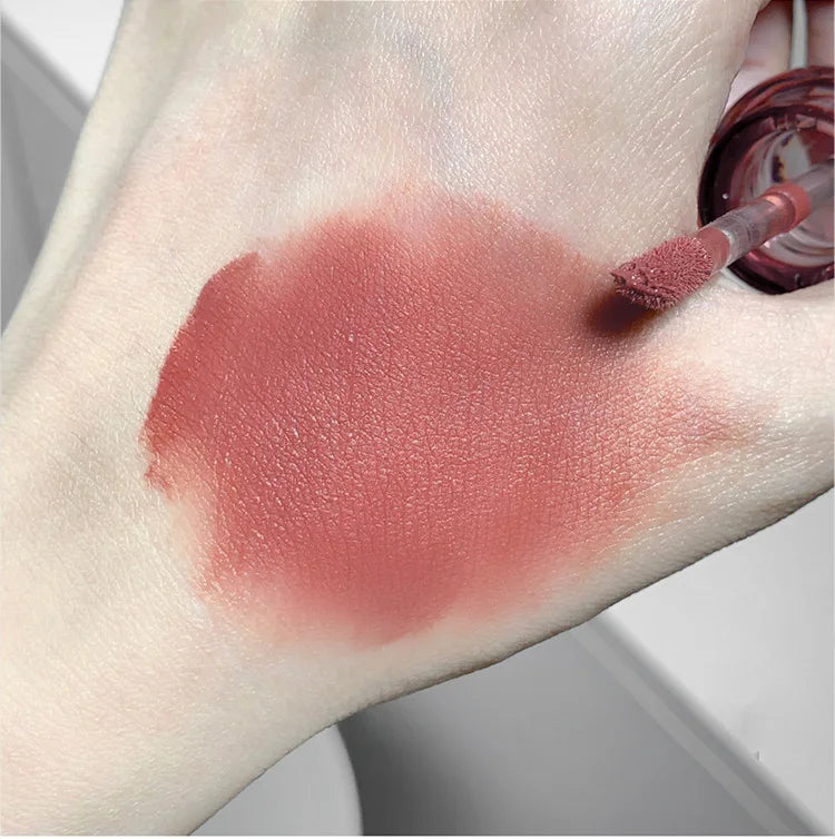Batom Líquido Velvet Matte – Efeito Nevoado Artístico e Toque Aveludado 💄✨